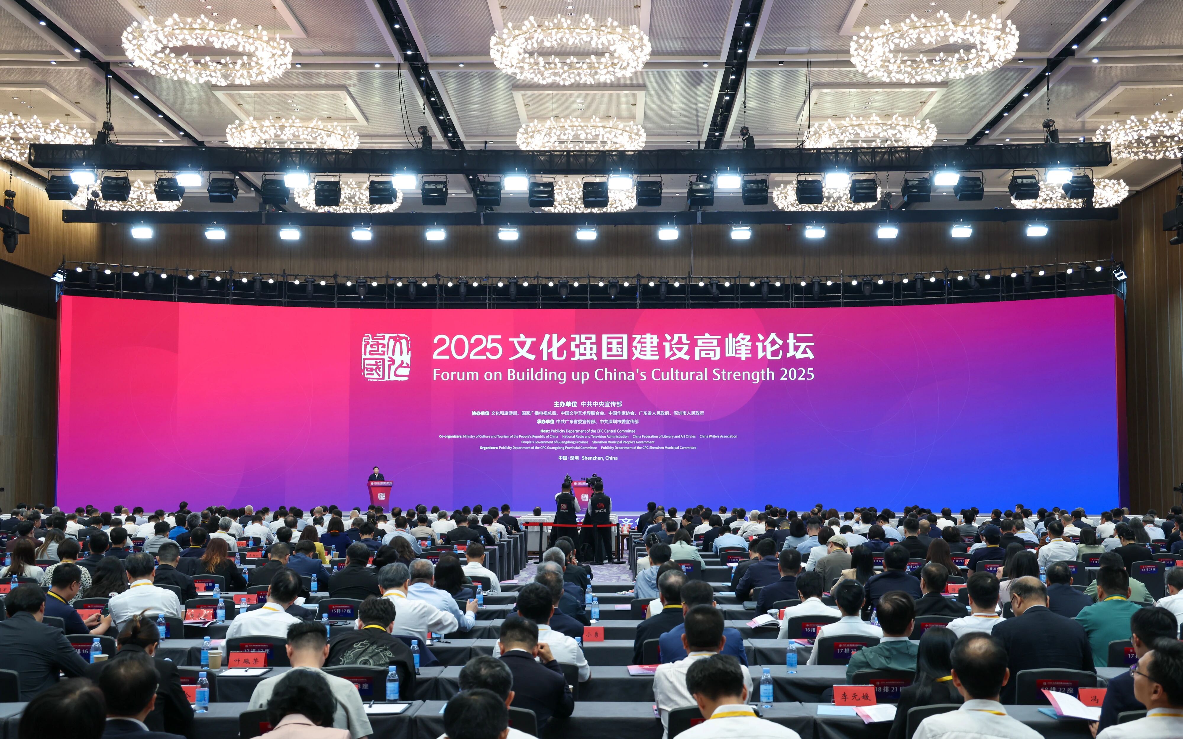  艺术收藏的“黄金时代”真的来了？答案藏在这波政策东风里！