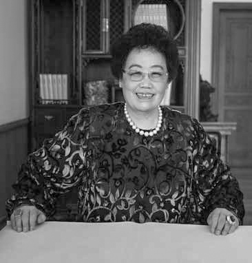 一代“紫檀女王”陈丽华逝世，85载人生木韵流芳